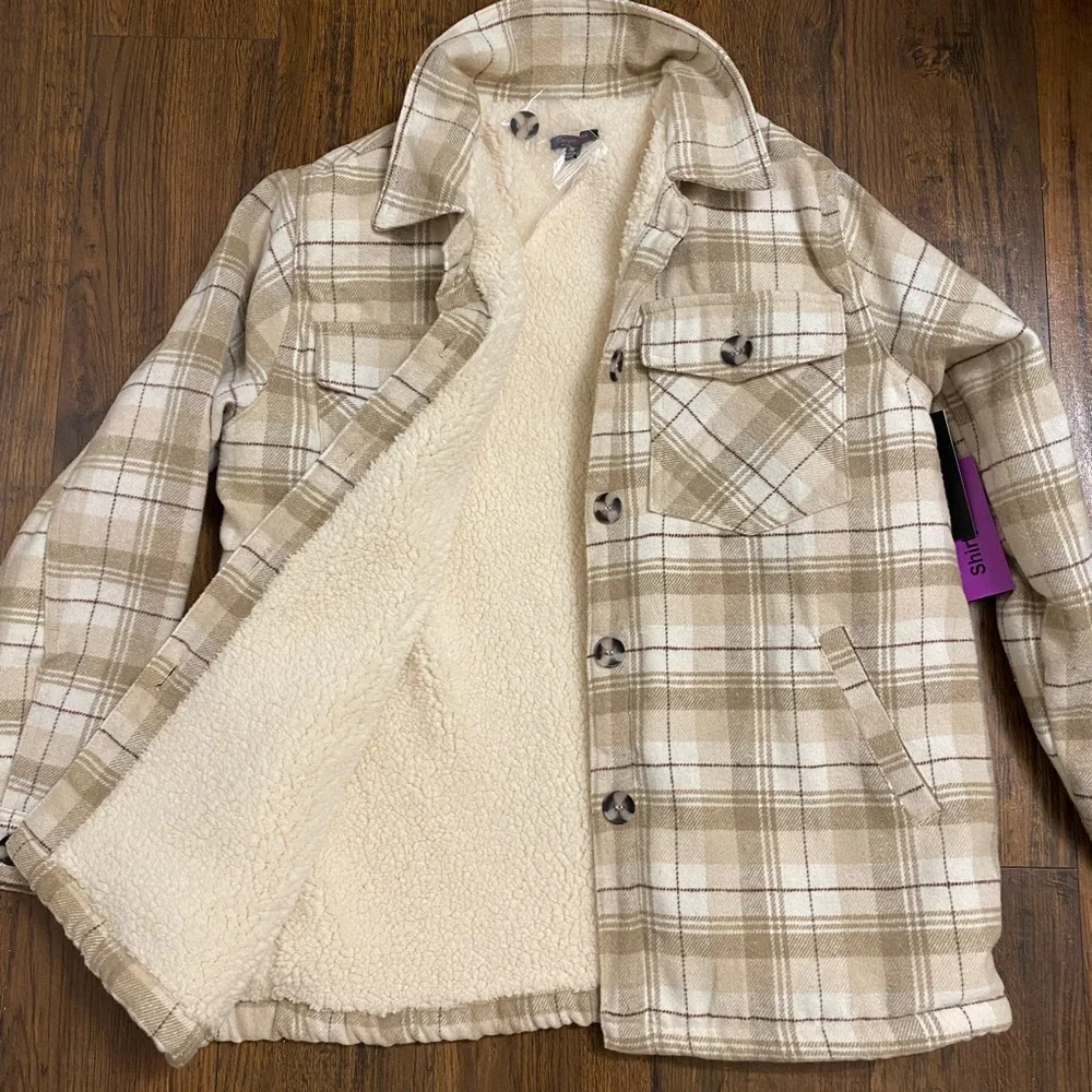NWT Shacket - Picture 2 of 3